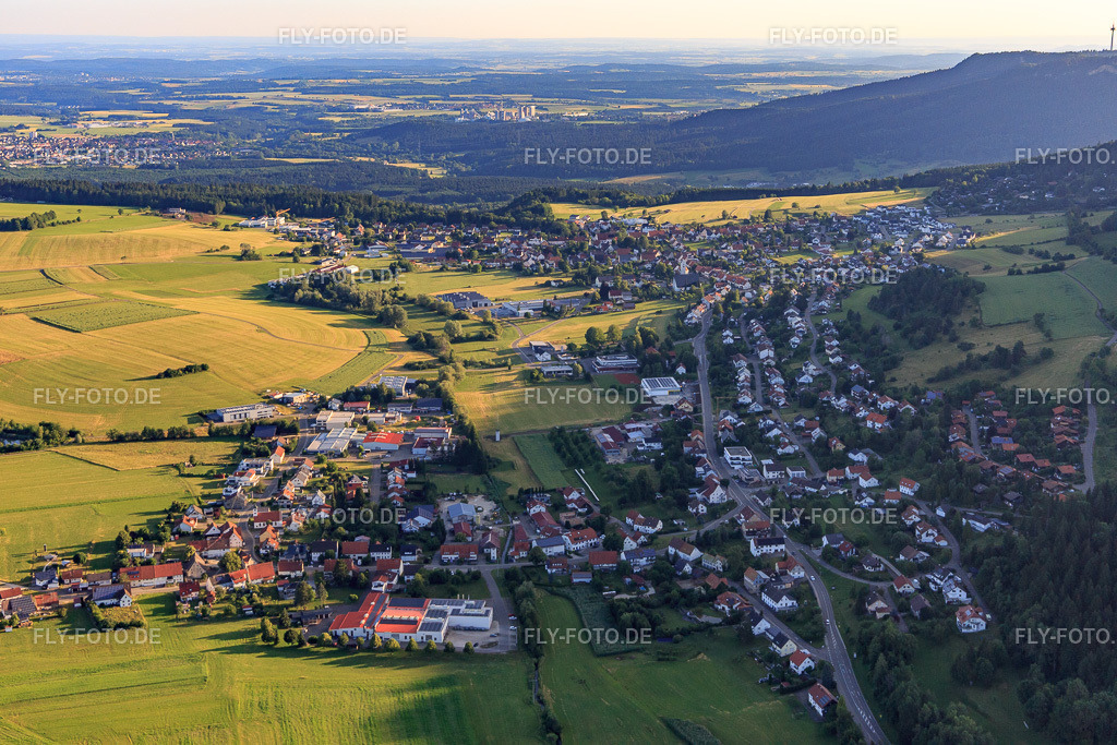 Ortsansicht aus Süden | Luftbild: Ortsansicht aus Süden im Ortsteil Delkhofen in Deilingen im Bundesland Baden-Württemberg in Deutschland. Foto: IMG_148607.jpg vom 25.06.2025 durch Werner Riehm/FLY-FOTO.de - Realisiert mit Pictrs.com