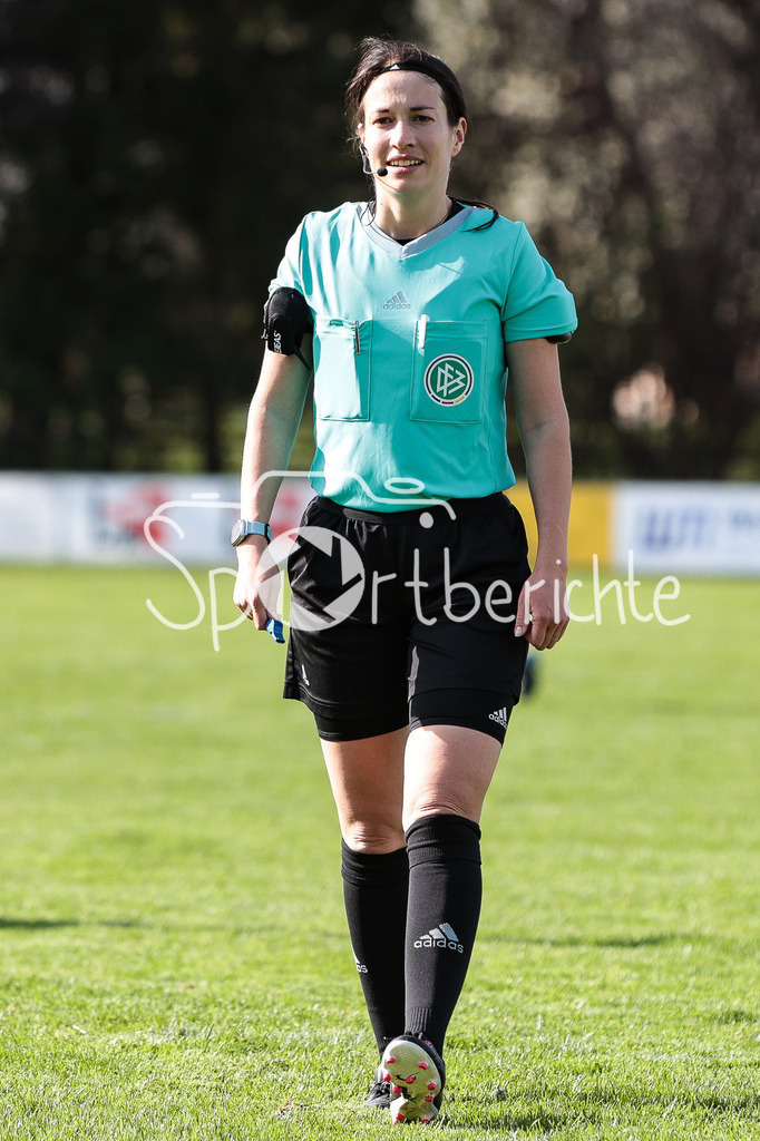FC Ehekirchen - TSV Hollenbach | Schiedsrichterin Sarah Woerle