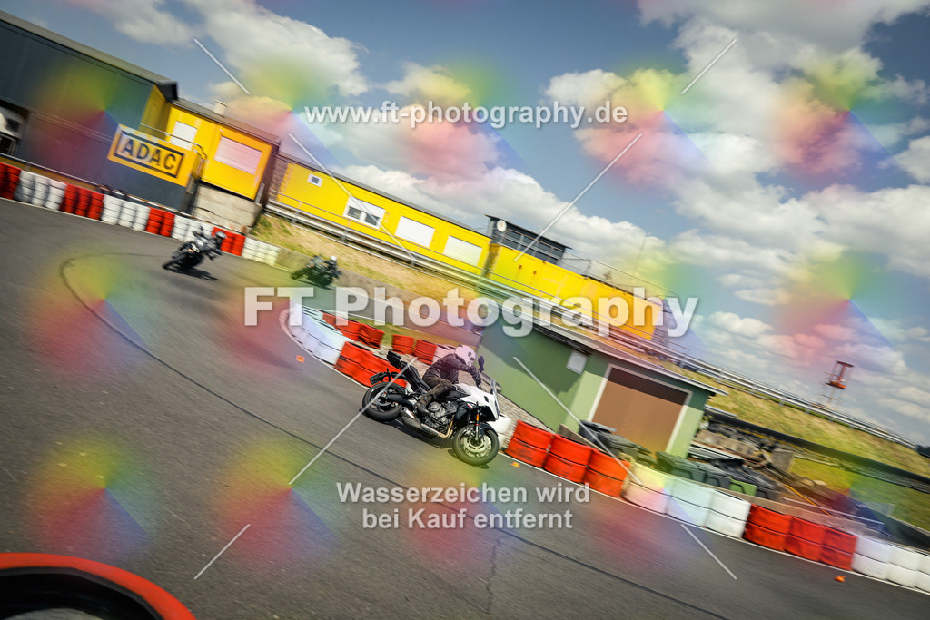 OBK_Mai_Volker_Adam-10895 | Hier findet Ihr Bilder von Touristenfahrten auf der Nürburgring Nordschleife oder von anderen Veranstaltungen die ich besucht habe. Viel Spass beim Durch Schauen 