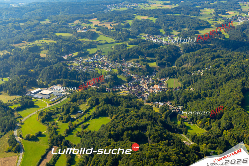 Das Luftbild zeigt :  Obertrubach - Die Luftaufnahme wurde 2024 vom UL-Flugzeug aus erstellt ( keine Drohne ) - Hochauflösende Luftaufnahme - Für grossformatige Ausdrucke geeignet. Die Geschenkidee !Mit Lizenz und Bildrechte bestellbar