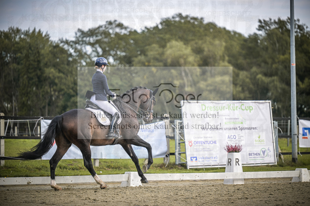 DOS_0082 | Entdecke hochwertige Reitturnierfotos von Foto Oger. Professionell, emotional und authentisch – jetzt Lieblingsmomente im Shop bestellen.Deutschlandweite Turnierfotografie. - Realisiert mit Pictrs.com