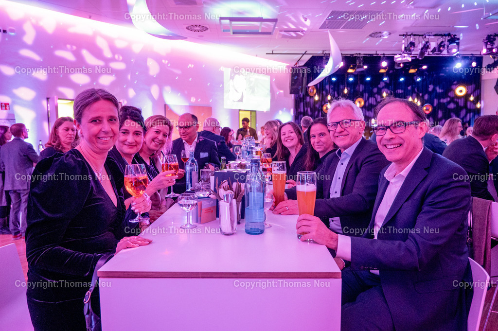 DSC_0630 | Im Parktheater Bensheim fand am 28. März 2026 die Verleihung des Eysoldt-Rings 2025 statt – eine der bedeutendsten Auszeichnungen für Schauspielkunst im deutschsprachigen Raum. Der Preis ging an Thomas Schmauser, der für seine herausragende darstellerische Leistung geehrt wurde.Im Rahmen der Veranstaltung wurde außerdem der Kurt-Hübner-Regiepreis an Fritzi Wartenberg verliehen, die für ihre besondere künstlerische Handschrift und Regiearbeit ausgezeichnet wurde.,Bild: Thomas Neu