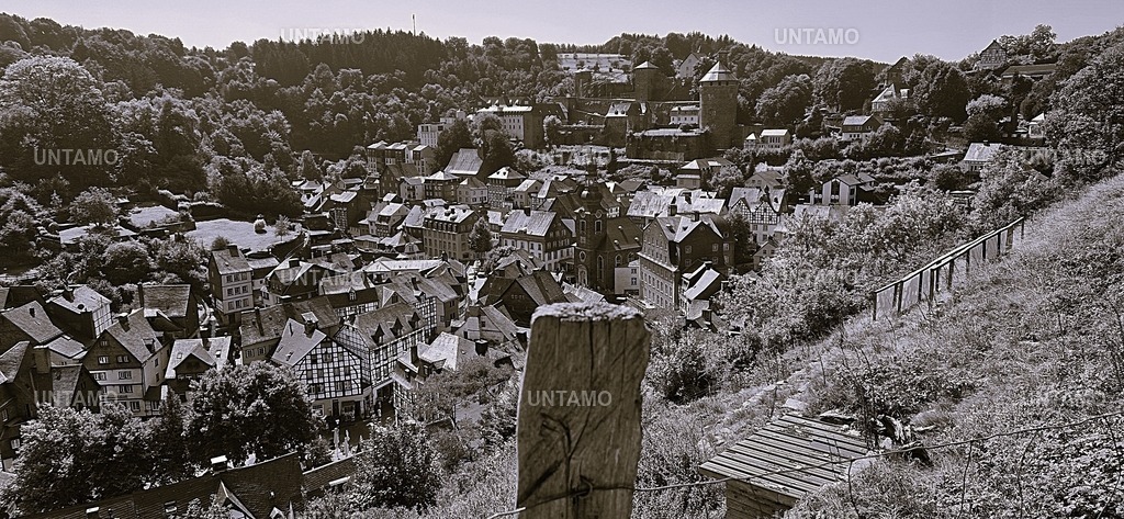 Eifel Burg Monschau | untamo - Realisiert mit Pictrs.com