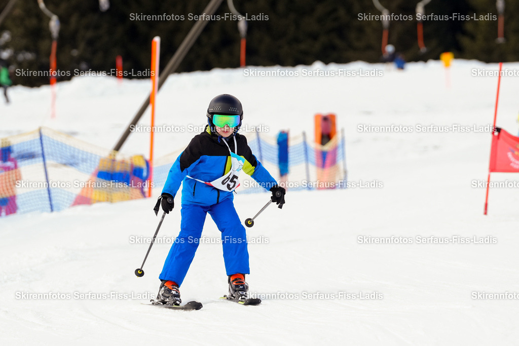 SRF_02.01.2026_1159 | Skirennfotos,Serfaus,Fiss,Ladis,Kinderskirennen,Winter,Tirol,Oberland,skirace,SFL,feelfree,weil wir's genießen,ski,Ski,skifahren,Sonnenplateau, - Realisiert mit Pictrs.com