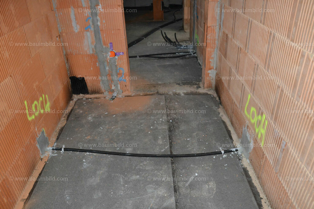 bib-lg15-sanitaer-0089 | Nach LV-Leistungsgruppen sortierte Detailfotos über den Bau eines Hauses. Alle Hausbau-Bilder direkt vom Urheber und Autor der Website Haus-Selber-Bauen.com
