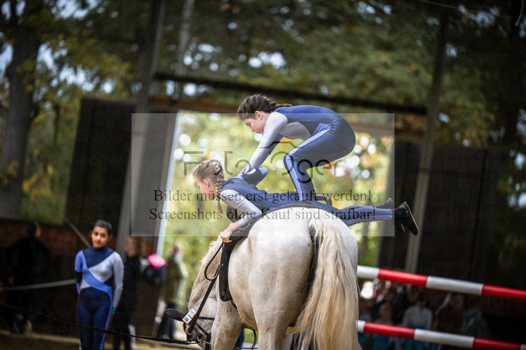 DOS_0190 | Entdecke hochwertige Reitturnierfotos von Foto Oger. Professionell, emotional und authentisch – jetzt Lieblingsmomente im Shop bestellen.Deutschlandweite Turnierfotografie. - Realisiert mit Pictrs.com