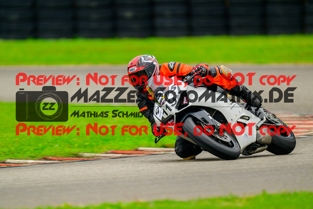 MaZZes_Fotomatrix_20241002_6007705_6659 | Fotograf Mathias Schmid
Sportfotograf,
Eventfotograf,
Hochzeitsfotograf,
Portraitfotograf