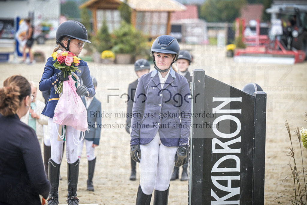 DOS_0084 | Entdecke hochwertige Reitturnierfotos von Foto Oger. Professionell, emotional und authentisch – jetzt Lieblingsmomente im Shop bestellen.Deutschlandweite Turnierfotografie. - Realisiert mit Pictrs.com