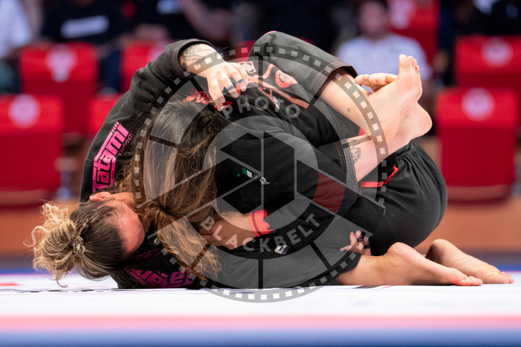 20231108PBB1445 | Fighters compete during the AJP World Professional Championship in the Mubadala Arena in Abu Dhabi, Arab United Emirates, on November 8, 2023.