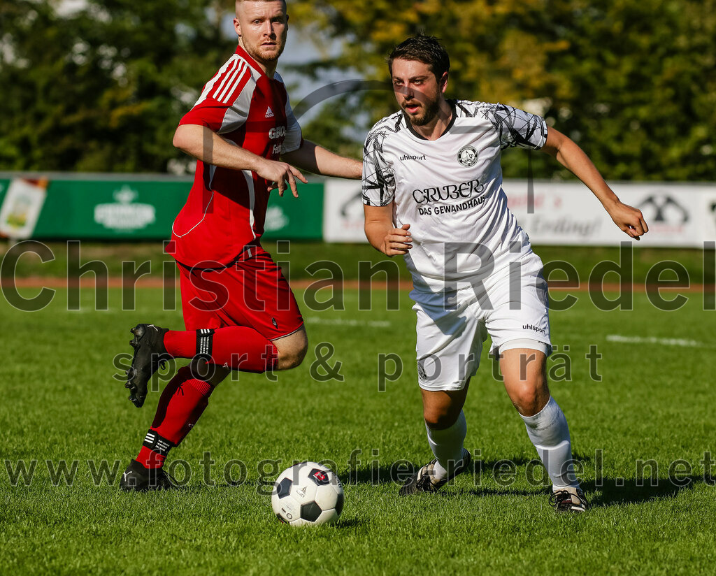 2023-09-09_070_FC_Herzogstadt_II_gegen_SG_Hoerlkofen_Woerth | Erding, Deutschland, 09.09.2023:
Fußball, A-Klassel 2023 / 2024, 6. Spieltag, FC Herzogstadt II gegen SG Hörlkofen/Wörth, Endergebnis: 1:2

Dominik Gumpp (SG Hörlkofen/Wörth, #4), Jakob Reiter (FC Herzogstadt, #12)

Foto: Christian Riedel / fotografie-riedel.net