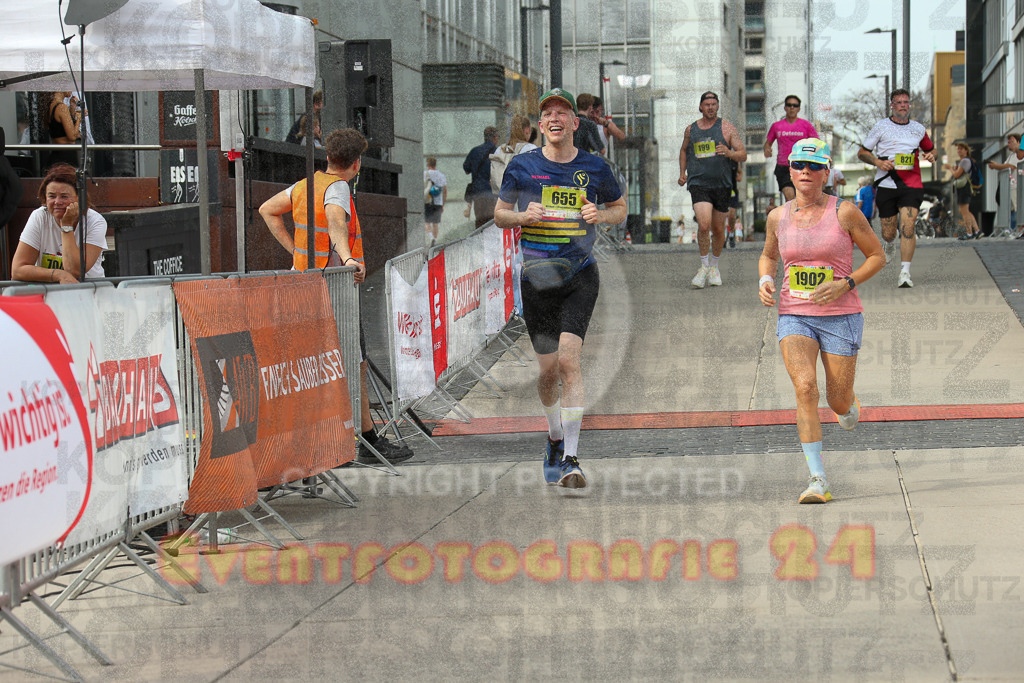 250920_1524_EX1_9293 | Sportfotografie im Rhein-Sieg Kreis, Köln, Bonn, NRW, Rheinland Pfalz, Hessen, etc. Unser Tätigkeitsfeld umfasst den Laufsport vom Volkslauf über den Marathon, Duathlon, Triathon bis zum Ultralauf wie Kölnpfad Ultra oder Schindertrail.