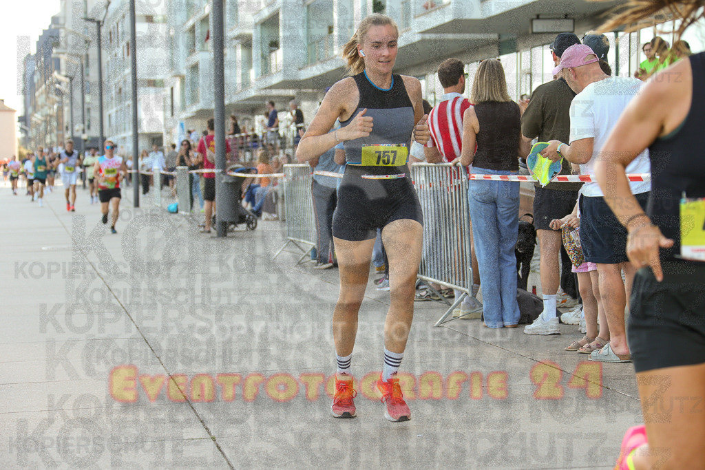 250920_1446_EX1_7501 | Sportfotografie im Rhein-Sieg Kreis, Köln, Bonn, NRW, Rheinland Pfalz, Hessen, etc. Unser Tätigkeitsfeld umfasst den Laufsport vom Volkslauf über den Marathon, Duathlon, Triathon bis zum Ultralauf wie Kölnpfad Ultra oder Schindertrail.