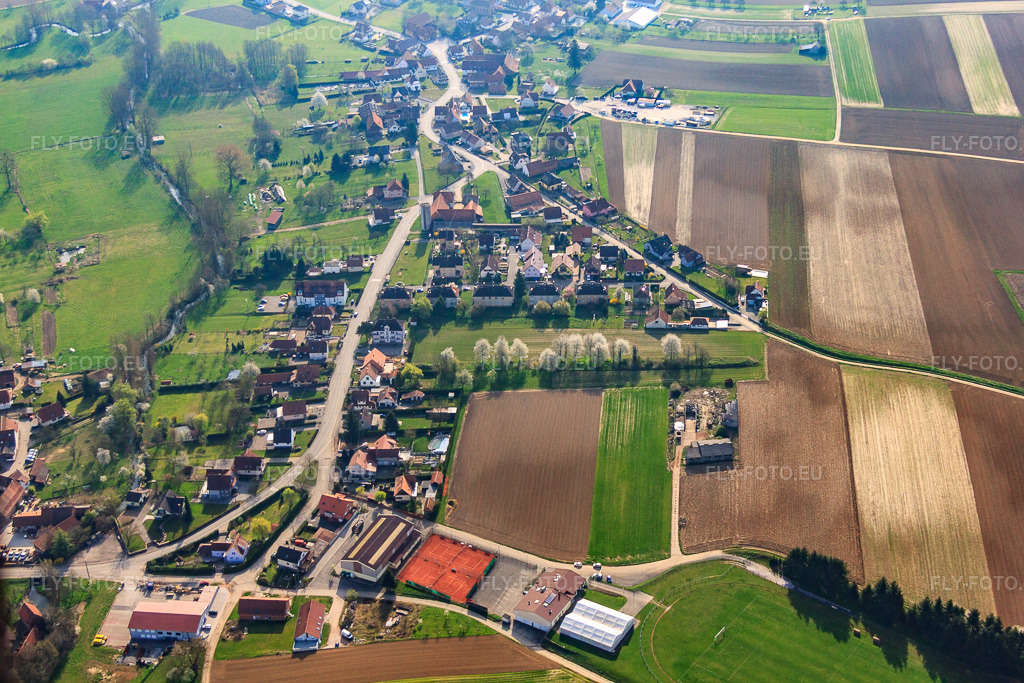 Vue aérienne: Vue de la ville depuis le nord-ouest à Hoffen dans le département Bas Rhin, France – .Photo: IMG_63811.jpg prise le 30/03/2014 par Werner Riehm/FLY-FOTO.eu – Résolution de l'original: 4752 x 3168 px