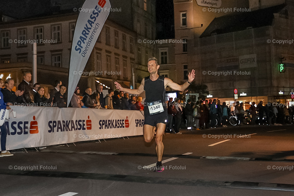 A-BINDER_20220922_0055 | LINZ,  AUSTRIA,22.Sept. 2022 - Night Run, Image shows Night Run.
Photo: Sportmediapics.com/ Manfred Binder