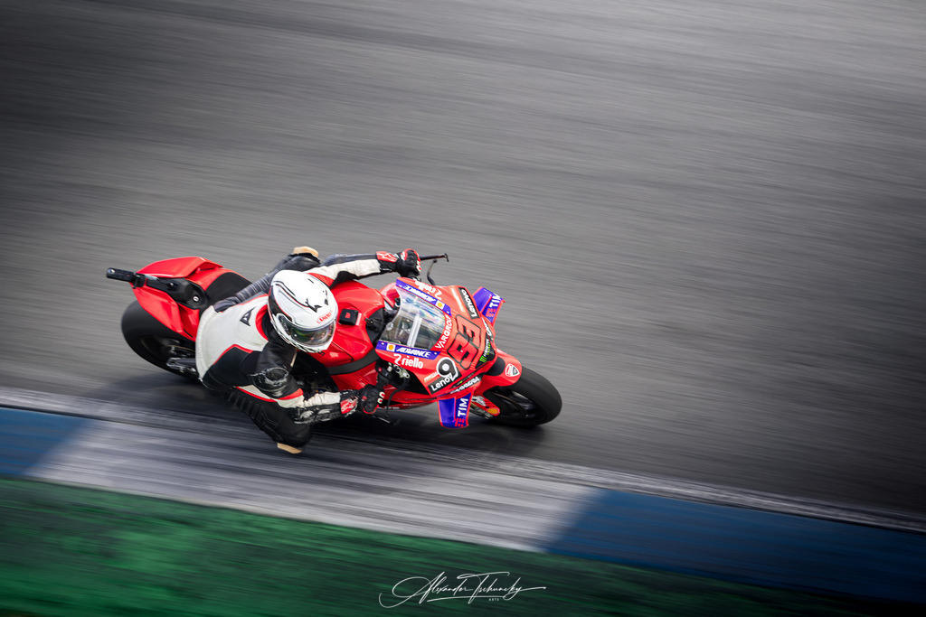 Ducati Trackday Hockenheimring 2026 | Entdecken Sie die faszinierende Welt von Alexander Tschuncky Arts: Kreative Fotografie, atemberaubende Automobilkunst und hochwertiger Bilderdruck. Lassen Sie sich inspirieren! - Realisiert mit Pictrs.com