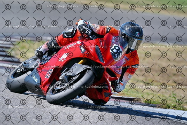 26bt04-0221 | markuskiefer.com - Realisiert mit Pictrs.com