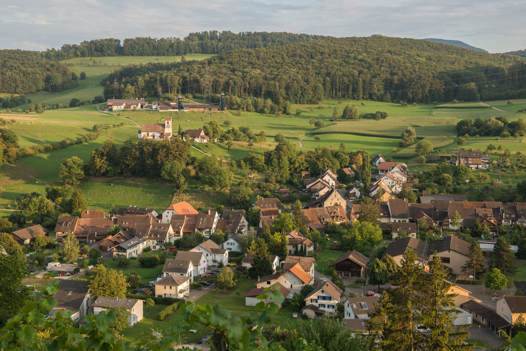 Ausblick vom Rebberg | in Ziefen, Baselland, Schweiz. - Realisiert mit Pictrs.com