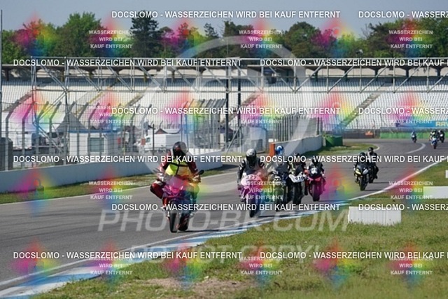 2022_05_09_PBK_12247 | Sportfotografie; SlowMotion; Video; Rennstrecke; Hafeneger; Speer; Racing; RSE; BMW; CBO; Trackday; Motorsportarena; Hockenheimring; Brno; Most; Barcelona; Valencia