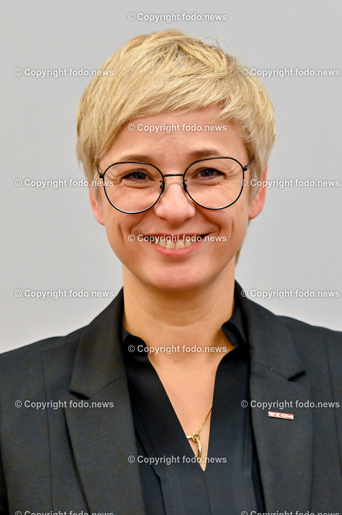 Pressekonferenz WKO OÖ_ Energiekosten bleiben Dauerbrenner_ 23.01.2023-12 | 23.01.2023, Presseclub Linz, AUT, Pressekonferenz WKO Ooe, Energiekosten bleiben Dauerbrenner im Bild Doris Hummer (Praesidentin der Wirtschaftskammer Ooe)