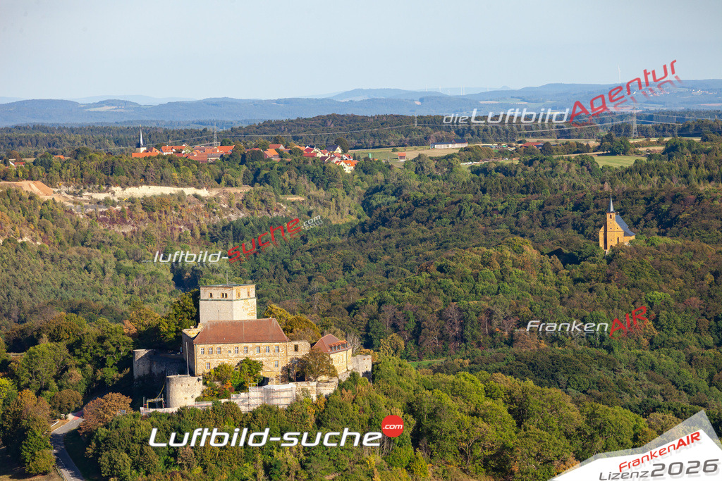 Die Luftbildaufnahme Giechburg-guegel -  wurde 2019 mittels Flugzeug (keine Drohne) erstellt. Perfekte Schärfe und Druck- Ergebnisse- Garantiert!