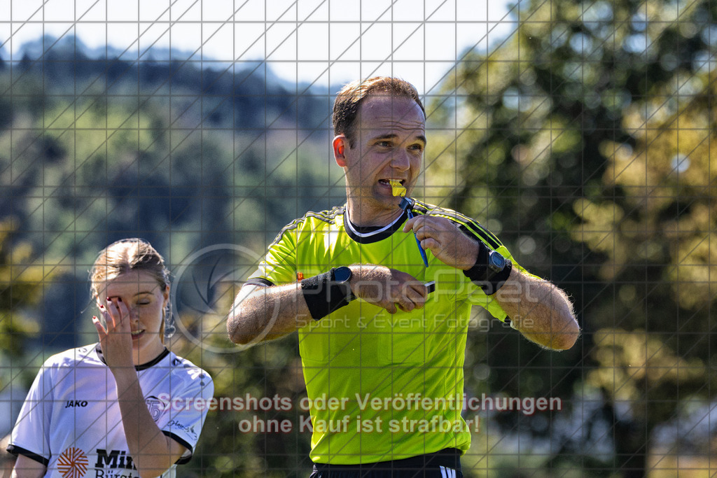 20260906_122452_0253-Bearbeitet_(c)_by_PhotoPeet | #,1.FC Donzdorf (weiß) vs. 1.FC Heidenheim 1846 (rot), Fußball, Frauen-Verbandspokal Gruppe 2, 2. Runde, Saison 2026/2027, Rasenplatz Lautertal Stadion, Süßener Straße 16, 73072 Donzdorf, 06.09.2026 - 11:00 Uhr,Foto: PhotoPeet / Sport- &amp; Eventfotografie / Peter Harich