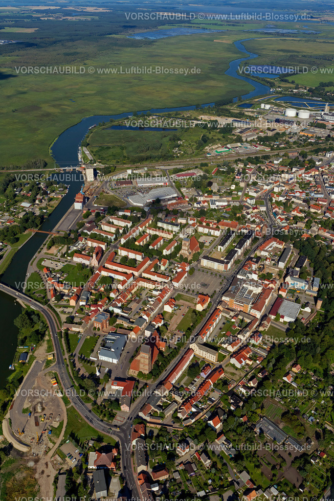 Anklam12083976 | Das Steintor ist ein Wahrzeichen Anklams, Peene Fluß, Marktplatz,  Anklam, Ostsee, Mecklenburg-Vorpommern, Deutschland, Europa