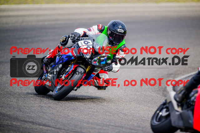 MaZZes_FotoMatrix_240717_6007705_5806 | INST