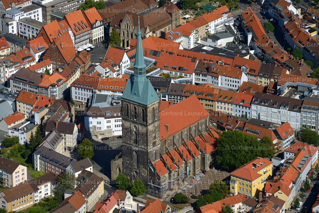 3292868 | Die evangelisch-lutherische Bürgerkirche St. Andreas ist eine der großen Hauptkirchen von Hildesheim