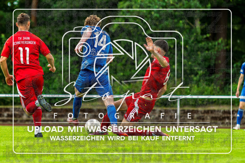 Landesliga Herren LG - TV Jahn Schneverdingen vs. MTV Eintracht Celle | Hannes Reichel (MTV Eintracht Celle #14), Tiago Fava (TV Jahn Schneverdingen #8); Landesliga Herren LG - TV Jahn Schneverdingen vs. MTV Eintracht Celle am 06.06.2026 in Osterwaldstadion, Schneverdingen - Realisiert mit Pictrs.com