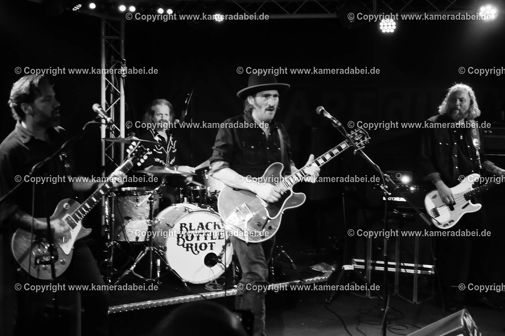 Konzert : Black Bottle Riot am 14.11.2025 im Rare Guitar in Münster | Konzert : Black Bottle Riot am 14.11.2025 im Rare Guitar in Münster - Realisiert mit Pictrs.com