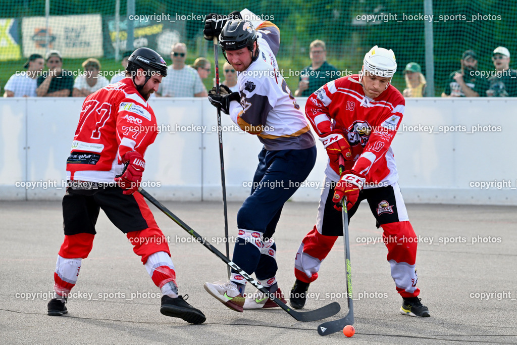 VAS Ballhockey vs. HSC Eagles Poggersdorf | #77 Schumnig Stefan, #97 Pirsch Christoph, #18 Steinwender Oliver, VAS Ballhockey vs. HSC Eagles Poggersdorf, VAS Ballhockey vs. HSC Eagles Poggersdorf am 14.07.2024 in Villach (Alpen Arena ), Austria, (Photo by Bernd Stefan)