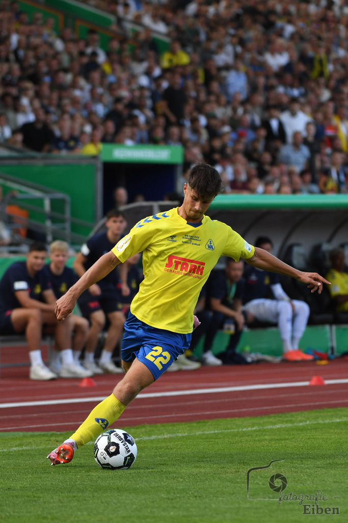SV Atlas-Delmenhorst-Borussia Mönchengladbach | DFB-Pokal 1. Runde;SV Atlas Delmenhorst (gelb)-Borussia Mönchengladbach (schwarz) am 17.08.2025 in Oldenburg (Marschweg-Stadion), Photo: Philip Eiben 2025 - Realisiert mit Pictrs.com