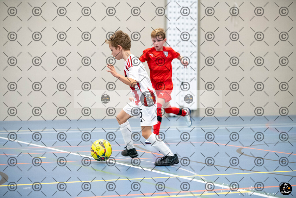 20241124_FCR-Hallenturnier-F1_1_033 | Sport und Naturfotografie von Roberto Esposito zeigt echte Momente Bewegung und die Schönheit der Natur. Ausdrucksstarke Bilder schaffen Emotionen.