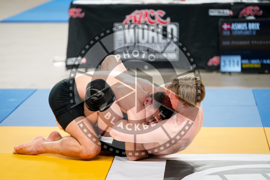 20250518PBB2264 | Athletes compete during the second day of the ADCC Amateur World Championship on May 18, 2025 in Warsaw, Poland. © Chiara Dazi / photoblackbelt