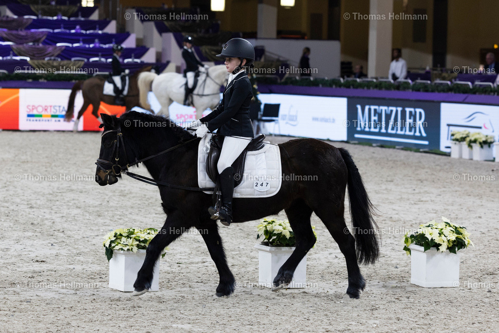 TH_Reiterwettbewerb-Linsenhoff Förderpreis_2685 | Reiterwettbewerb-Linsenhoff Förderpreis beim Festhallen Reitturnier Frankfurt 2022 am 15.12.22 in Franlkfurt, Festhalle
