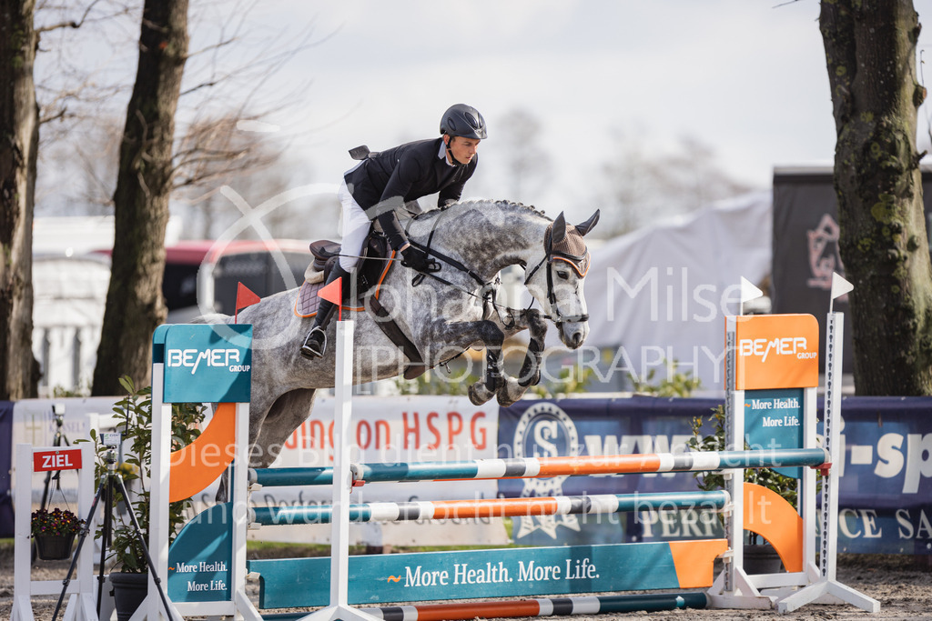 230411_Mühlen_02SprPf-A-208 | Deine schönsten Turniermomente als professionelle Fotos! Entdecke hochwertige Pferdesport-Fotografie im Online-Shop. Jetzt Fotos finden & bestellen!