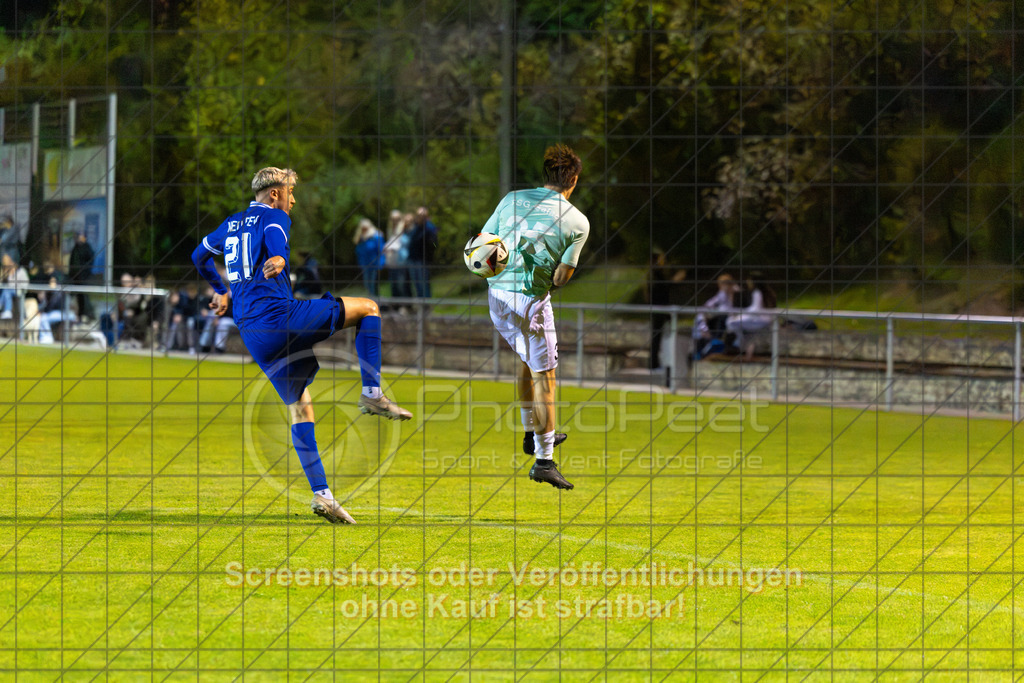 20261015_195547_0072_(c)_by_PhotoPeet | #,TSG Salach (türkis) vs. VfB Neuffen (blau), Fußball, Bezirksliga - Bezirk Neckar/Fils, 08. Spieltag, Saison 2026/2027, Rasensportplatz, Staufenecker Straße, 73084 Salach, 15.10.2026 - 19:30 Uhr,Foto: PhotoPeet / Sport- &amp; Eventfotografie / Peter Harich