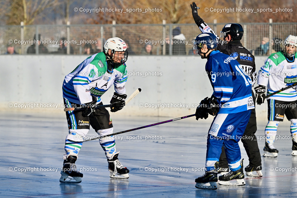 EC Tigers Paternion vs. EC FELD AM SEE/DSG LEDENITZEN | #95 Strasser Bernd EC FELD AM SEE Ledenitzen, #19 Kampitsch Lukas EC Tigers Paternion, EC Tigers Paternion vs. EC FELD AM SEE/DSG LEDENITZEN, EC Tigers Paternion vs. EC FELD AM SEE/DSG LEDENITZEN am 04.01.2026 in Paternion (Eislaufplatz Paternion), Austria, (Photo by Bernd Stefan)