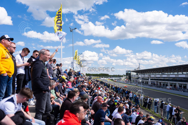 DTM124_042714262304412SVS_SVS | DTM, 1. + 2. Rennen Oschersleben 2024 - Foto: Gruppe C Photography - Realisiert mit Pictrs.com