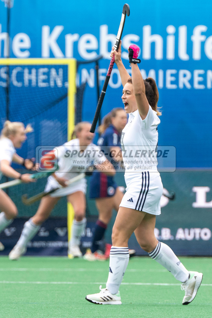 Final4_20240519-1137-0033 | Bonn, Deutschland, 19.05.2024: Selin Oruz (Duesseldorfer HC), Mabel Brands (Duesseldorfer HC) in Aktion waehrend des Spiels der Deutsche Feldhockey-Meisterschaften 2024 zwischen Final 4 Damen Finale Düsseldorfer HC - Mannheimer HC im Bonner THV am 19.05.2024 in Bonn, Deutschland. (Foto von Stephan Fehrmann)

Bonn, Germany, 19.05.2024: Selin Oruz (Duesseldorfer HC), Mabel Brands (Duesseldorfer HC) in action during the game of Deutsche Feldhockey-Meisterschaften 2024 between Final 4 Damen Finale Düsseldorfer HC - Mannheimer HC in Bonner THV at 19.05.2024 in Bonn, Deutschland. (Foto from Stephan Fehrmann)