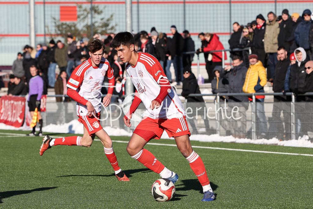 FC Bayern Amateure - SC Austria Lustenau | Matteo PEREZ VINLOEF am Ball / Aktion
