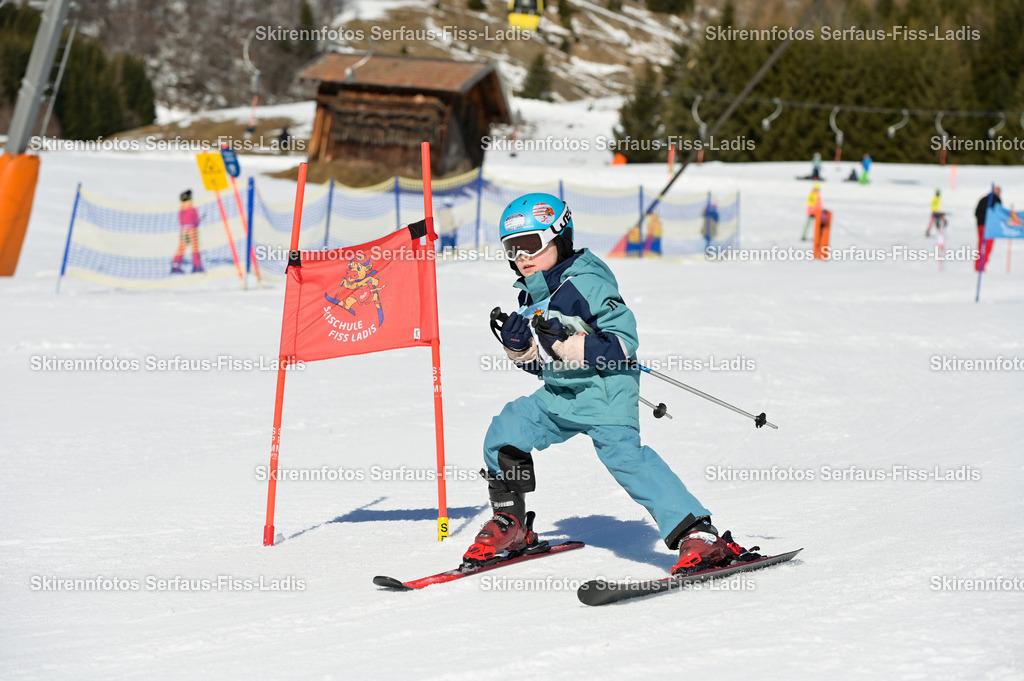 SRF_27.02.2026_373 | Skirennfotos,Serfaus,Fiss,Ladis,Kinderskirennen,Winter,Tirol,Oberland,skirace,SFL,feelfree,weil wir's genießen,ski,Ski,skifahren,Sonnenplateau, - Realisiert mit Pictrs.com