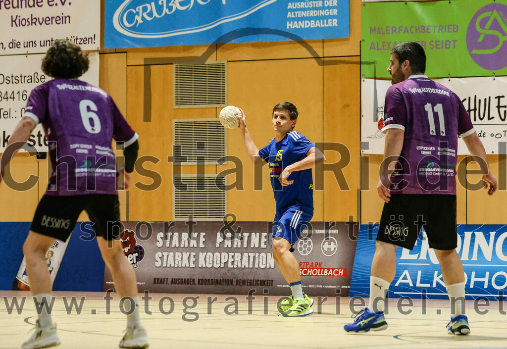 2024-02-24_068_SpVgg_Altenerding_gegen_SSG_Metten | Erding, Deutschland, 24.02.2024:
Handball, Bezirksoberliga Männer 2023 / 2024, 16. Spieltag, SpVgg Altenerding gegen SSG Metten, Endergebnis: 29:24

Jabob Köhler (SpVgg Altenerding, #6), Florian Sedlmeier (SSG Metten, #15), Christian Loris (SpVgg Altenerding, #11)

Foto: Christian Riedel / fotografie-riedel.net