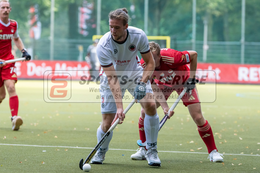 HK_20240907_105327 | 1. Bundesliga Herren RW Köln - Crefelder HTC am 7.9.2024 RW Köln, Köln , Kossol Timo ( Crefelder HTC #3 ) , Luis Höchemer ( Rot-Weiss Köln #9 )
