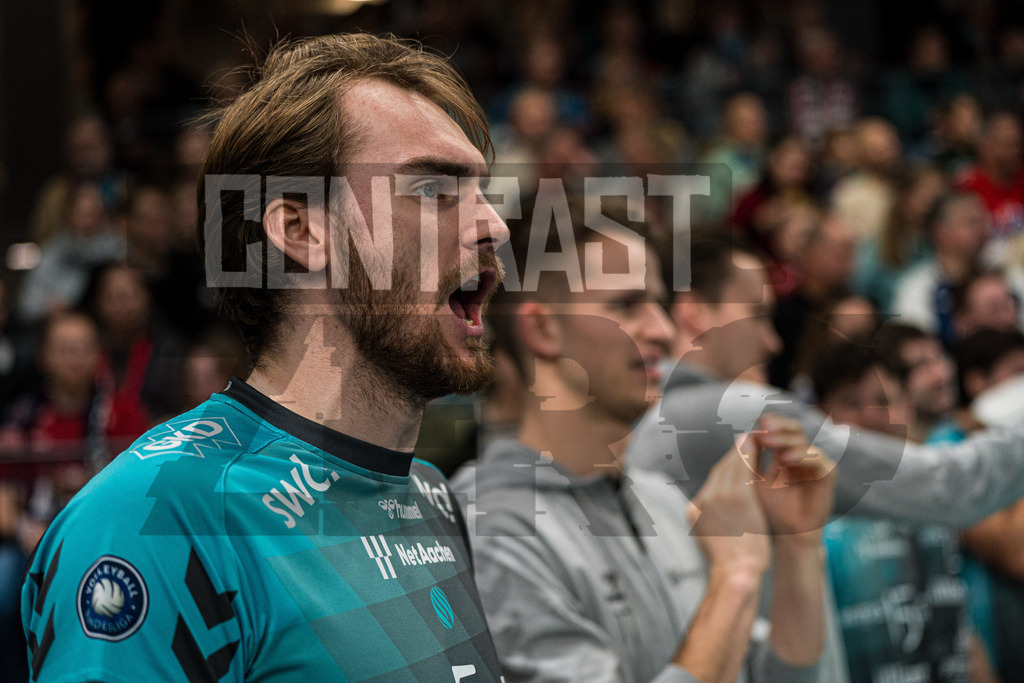 Volleyball I Herren I Saison 2025/2026 I DVV Pokal I Halbfinale I SVG Lüneburg - SWD powervolleys Düren | Einzelfoto, Freisteller, Einzelbild, Cut-out, isoliertes Motiv, Sportaufnahme, Nahaufnahme, freigestellt, freigestellte Aufnahme, Aufnahme, Einzeln: Sjors Tijhuis (5, SWD Powervolleys Düren) - Realisiert mit Pictrs.com