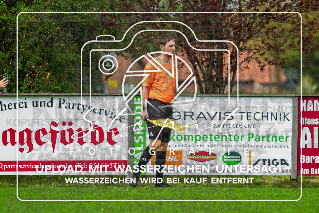 DSC_5945-Verbessert-RR | Sean Pfenning (Schiedsrichterassistent) beim Herren Kreisliga HK Spiel zwischen FG Fulde-Stellichte und TSV Wietzendorf im Fulder Zentralstadion, Fulde (Simon Paul Stopat) - Realisiert mit Pictrs.com