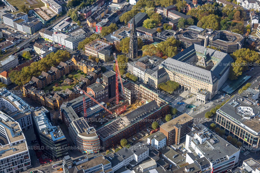 Bochum241016421 | Luftbild, Rathaus mit Christuskirche und Stadtbücherei Bochum â€“ Zentralbibliothek im BVZ, roter Backsteinbau Innenhof mit Baustelle für Haus des Wissens, ehemaliges Hauptpost-Gebäude, Wohnsiedlung Am Schlegelturm, Gleisdreieck, Bochum, Ruhrgebiet, Nordrhein-Westfalen, Deutschland