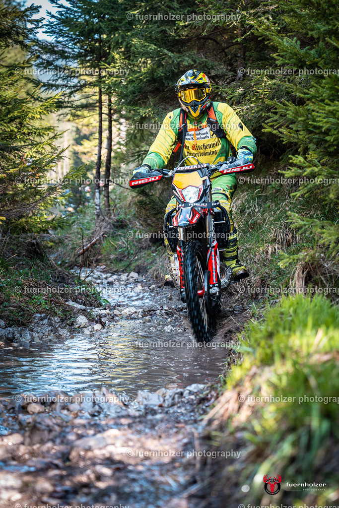 fuernholzer_250501-C1-119 | Fotografische Impressionen von der Red Stag Enduro Extreme by fuernholzer-photography.com. Endurosport in Österreich fotografisch festgehalten von fuernholzer. Auftragsfotografie für Private, Gewerbefotos und Industriefotografie. Eventfotografie, Sportfotografie und Motorsportfotografie. Anbieter von Fotoworkshops, Fototraining, fotografischen Vorträgen und Fotoseminaren.