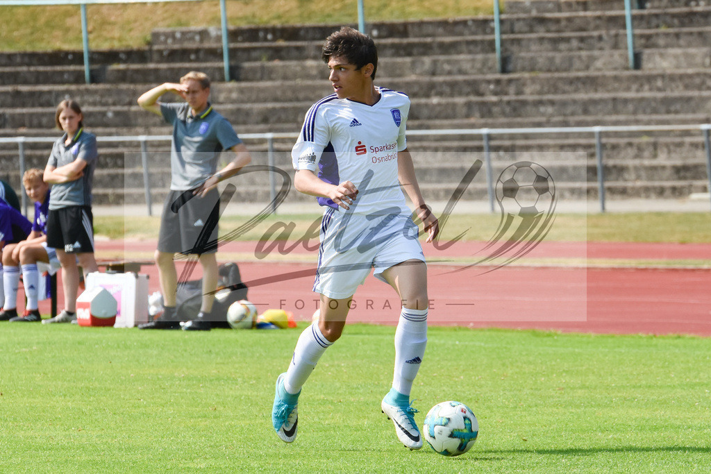 20180722_OSNCAL_0008 | Fußball, C-Junioren :   beim Testspiel zwischen VfL Osnabrück U15 vs. JFV Calenberger Land U15 am 22.07.2018 im Sportpark Illoshöhe in Osnabrück, Deutschland.(Foto von Nico Paetzel) - Realisiert mit Pictrs.com