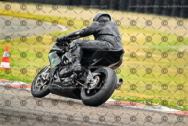 25bt02-0029 | markuskiefer.com - Realisiert mit Pictrs.com
